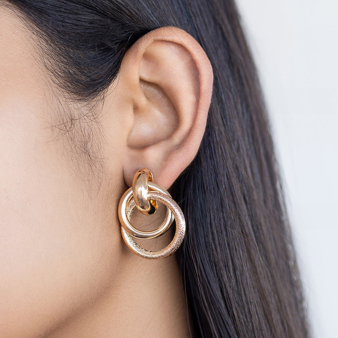 Contemporary Bold Gold-Toned Oversized Double Ciruclar Layered Stud Earrings