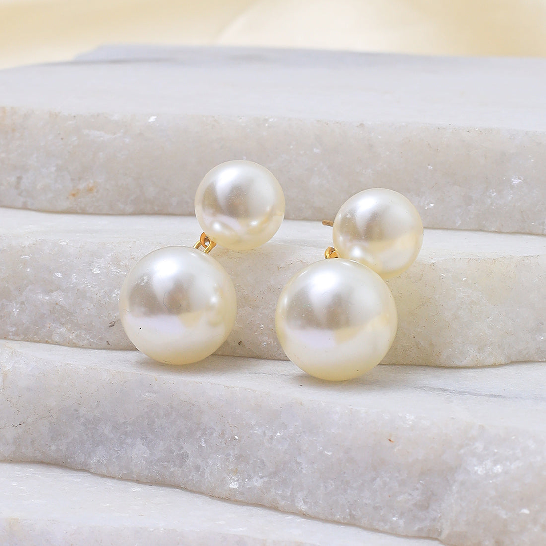 Elegant Pearl Drop Earrings In Gold
