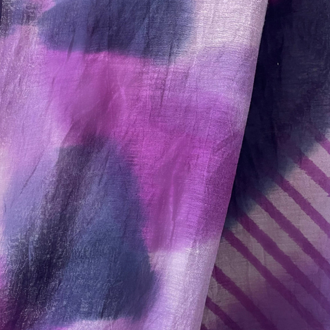 Criss-Cross Striped & Circular Patches Violet & Dark Blue Ombre Silk-Cotton Blend Crinkle Effect Scarf