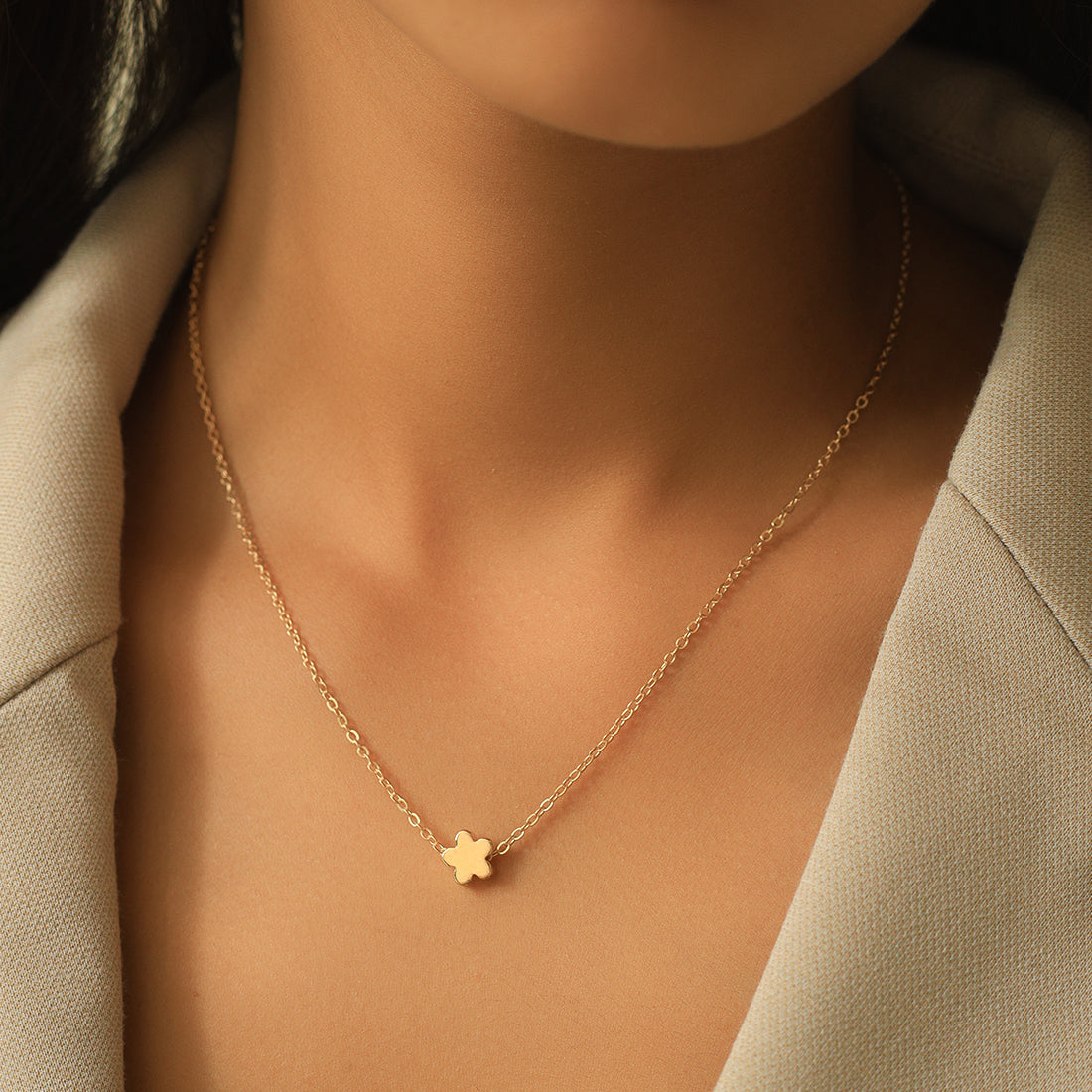 Gold-Toned Chain With Minimalist Flower Pendant