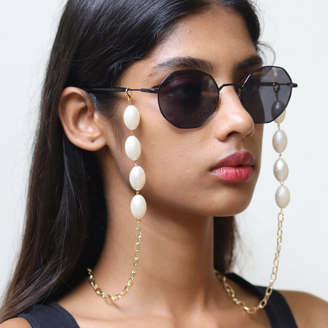 METALLIC GOLD-TONED CHAIN-LINK & WHITE BEADED MASK CHAIN OR SUNGLASS CHAIN