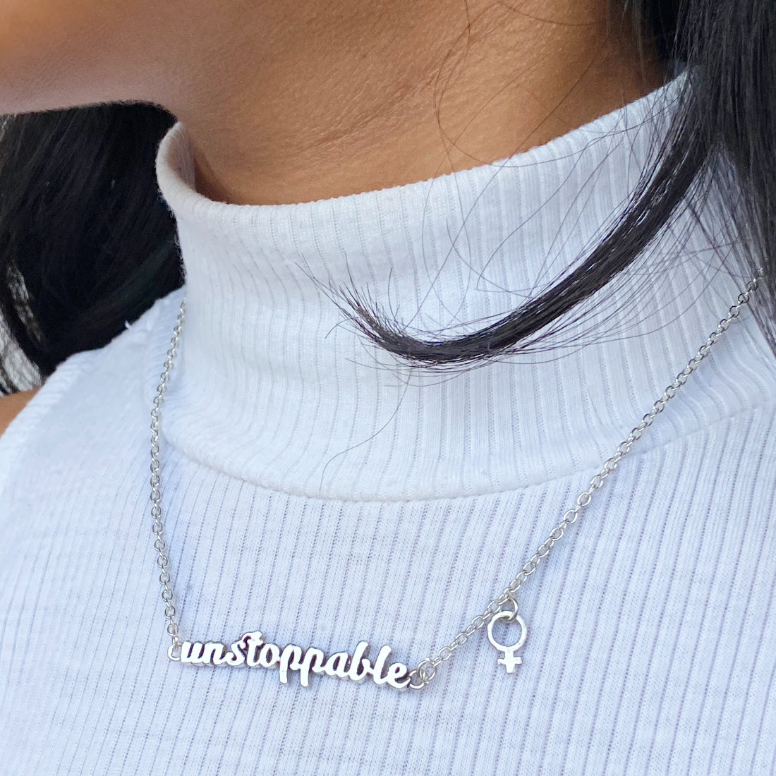 UNSTOPPABLE CHAIN NECKLACE WITH GIRL CHARM