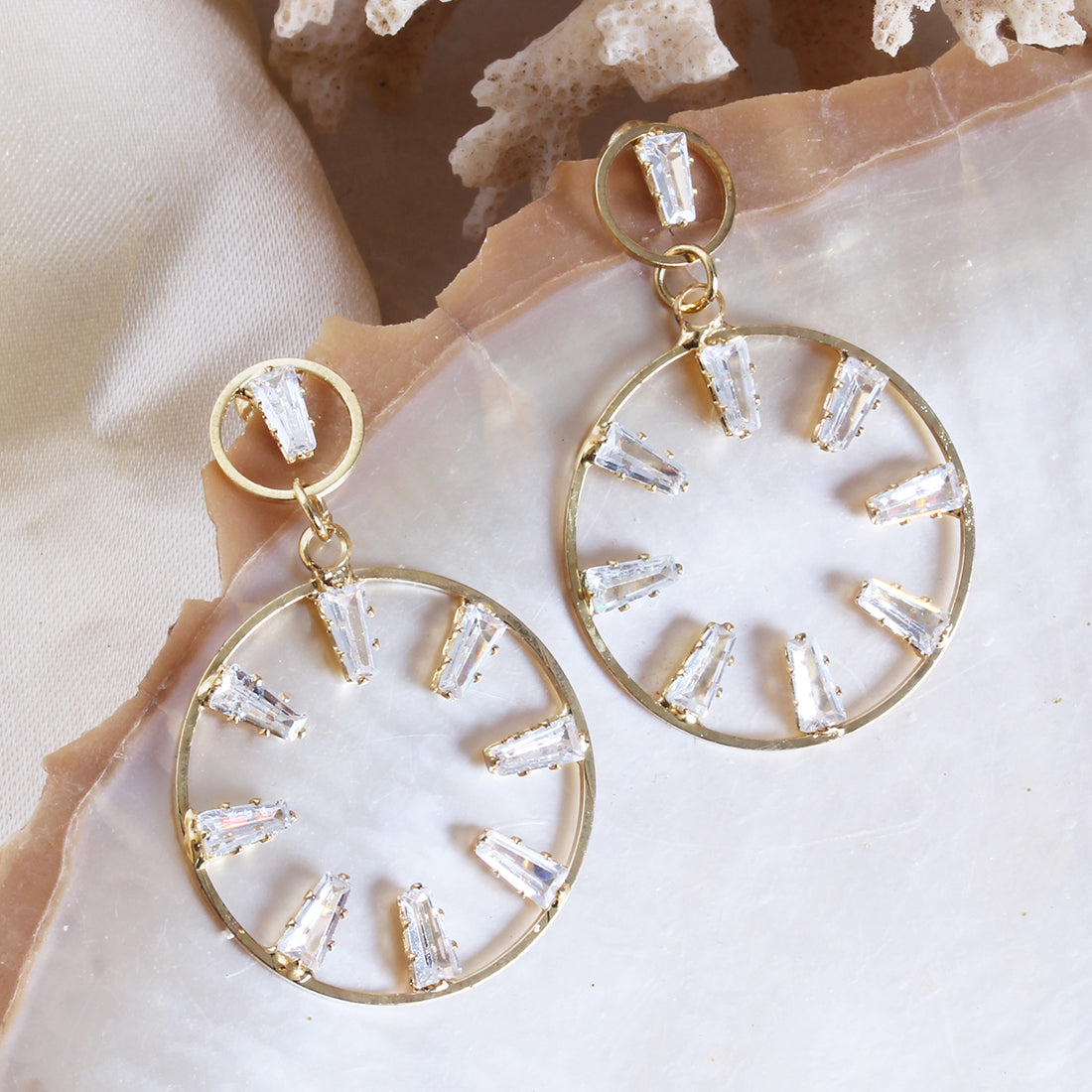 CONTEMPORARY RHINESTONE STUDDED METALLIC CIRCULAR DROP EARRINGS