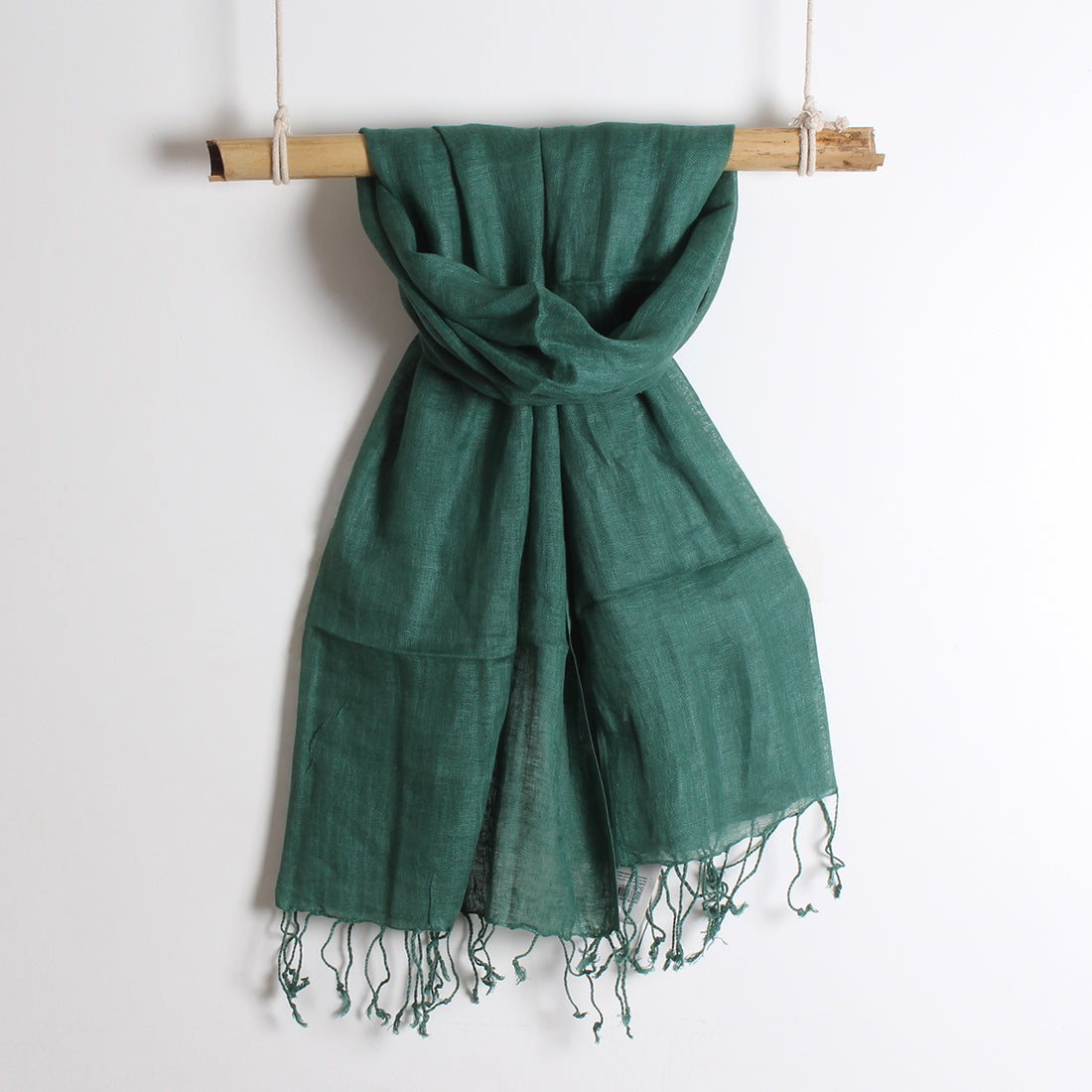 CONTEMPORARY SOLID GREEN LINEN FRINGE SCARF