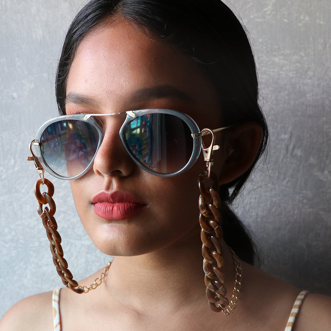 METALLIC GOLD-TONED CHAIN-LINK MARBLE BROWN ACRYLIC MASK CHAIN OR SUNGLASS CHAIN