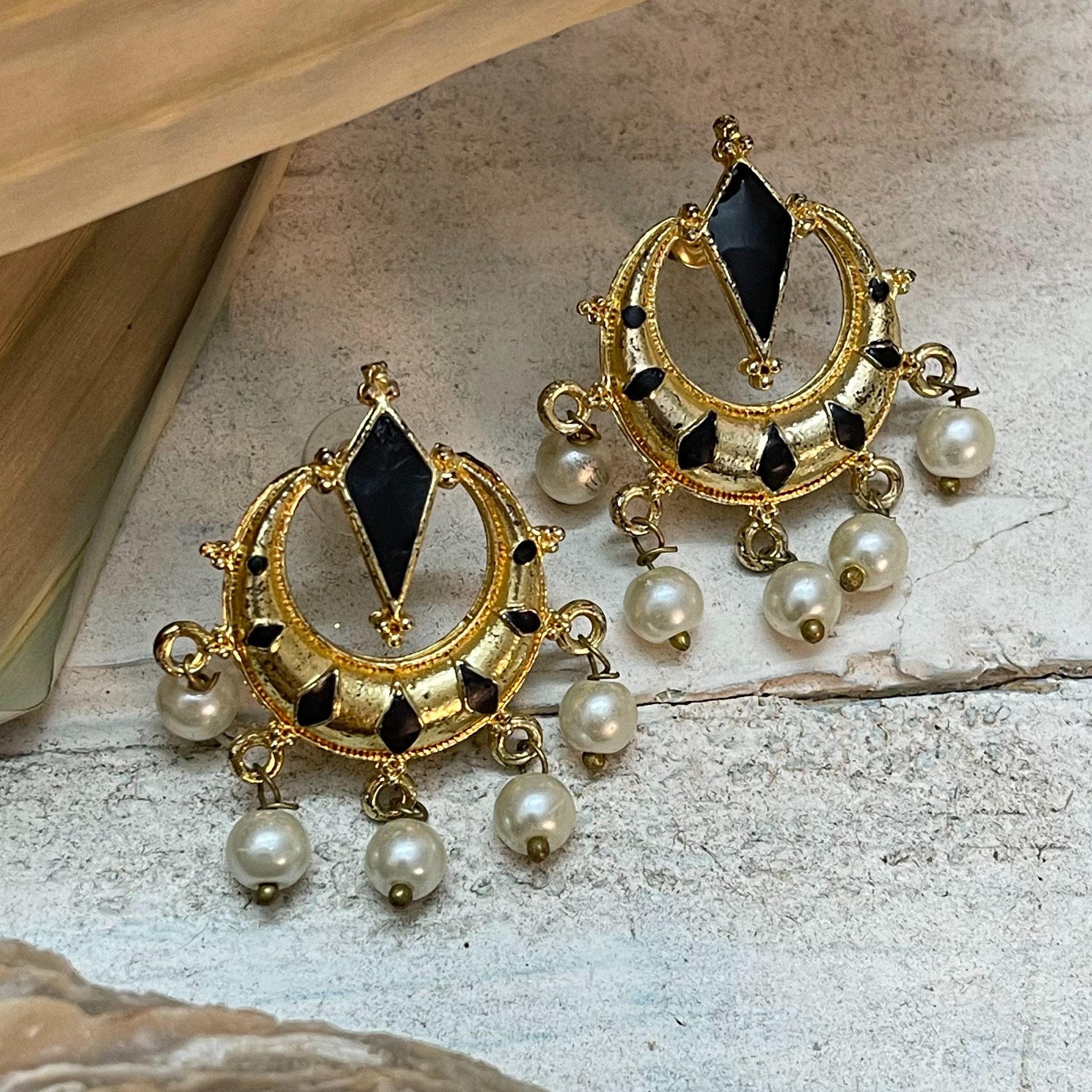 Set of 2 Gold Toned Drop Earrings